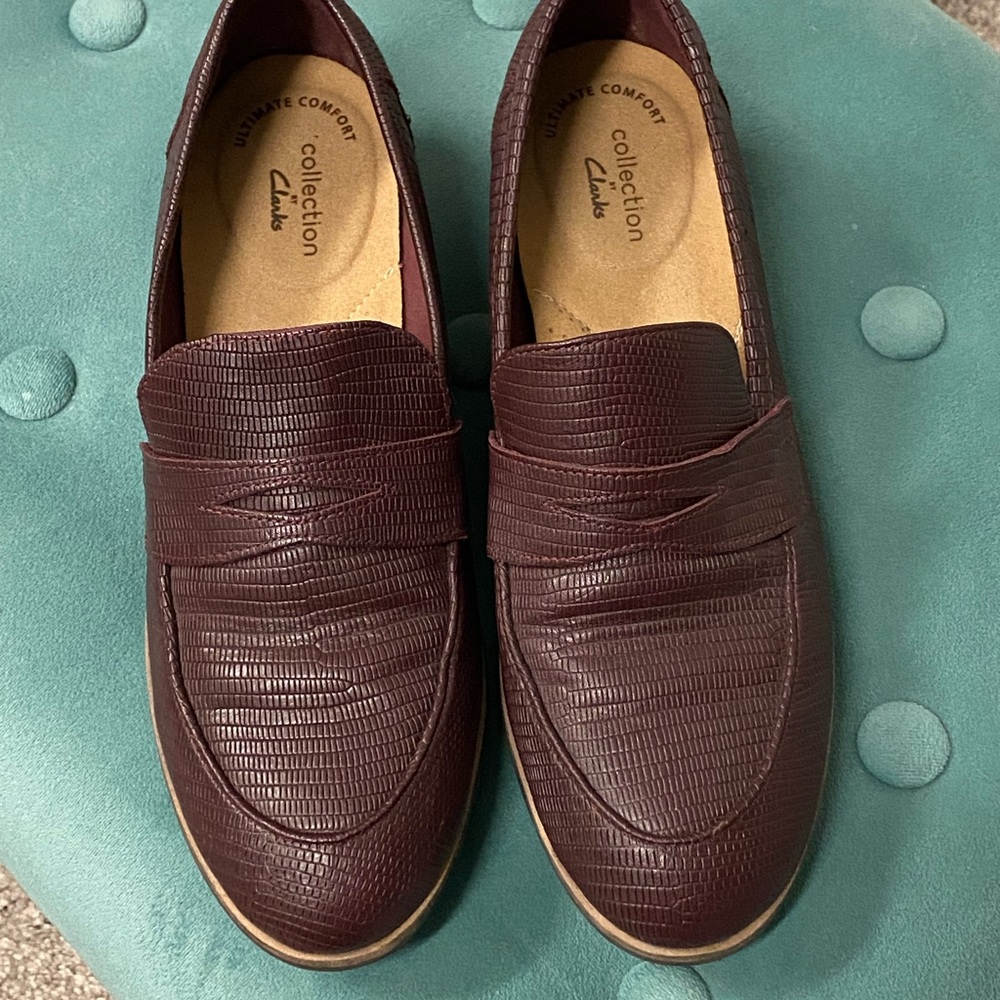 Women’s Clark’s 8.5 US Trish Rose Leather Burgundy Loafers - Picture 3 of 11